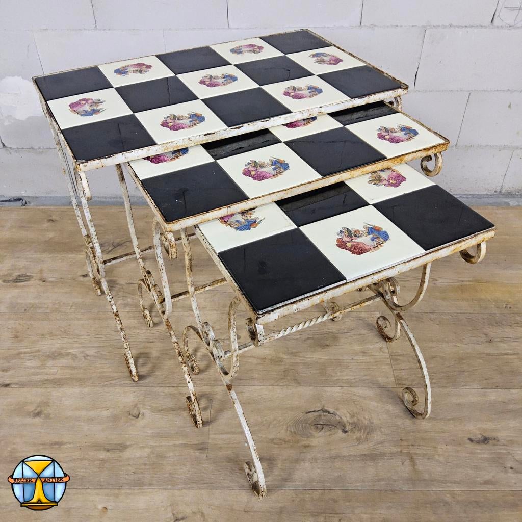 Ensemble de tables gigognes vintage/en brocante/Louis XV fra, Antiquités & Art, Enlèvement ou Envoi