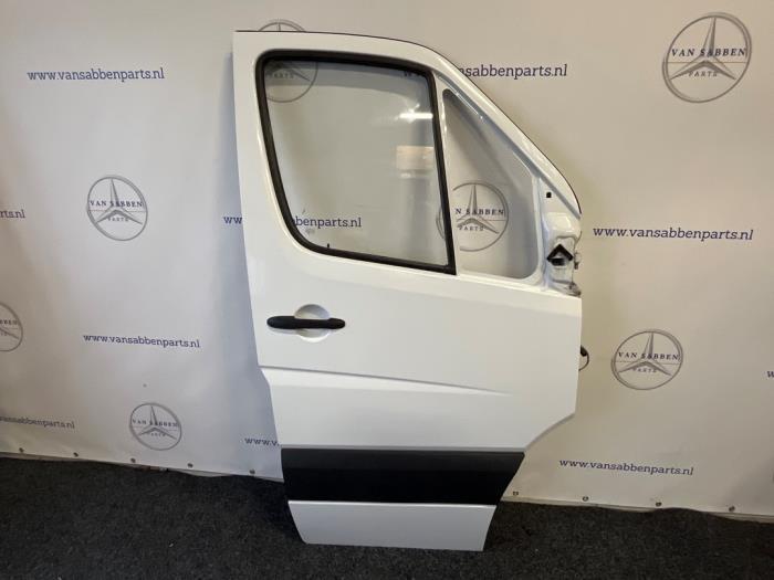 Portière 2portes droite d'un Mercedes Sprinter (147), Autos : Pièces & Accessoires, Carrosserie & Tôlerie, Porte, Mercedes-Benz