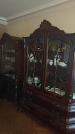 Meuble en porcelaine à double courbure en noyer !, Enlèvement