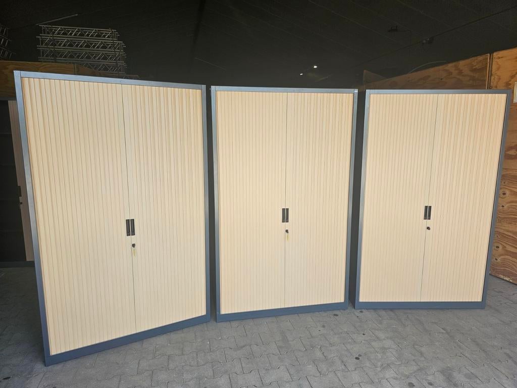 Zeer nette serie roldeurkasten van Assenburg!, Huis en Inrichting, Kasten | Roldeurkasten en Archiefkasten, Ophalen