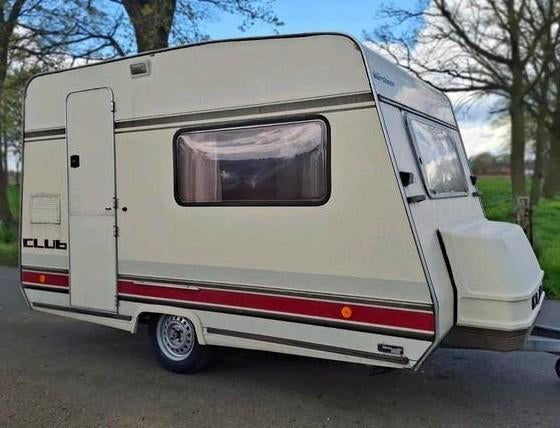 Belle caravane Bürstner d'un poids de 750 kg, Caravanes & Camping, Fenêtres ouvrantes, Particulier, Bürstner, Banquette en rond