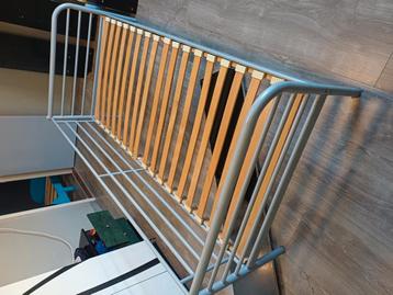 Eenspersoons bed in perfecte staat beschikbaar voor biedingen