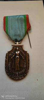 médaille ordre mérite touristique, Collections, Objets militaires | Général, Enlèvement