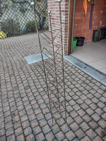 wijnrek 1,30 meter hoog beschikbaar voor biedingen