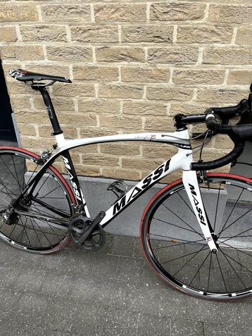 Koersfiets Massi beschikbaar voor biedingen