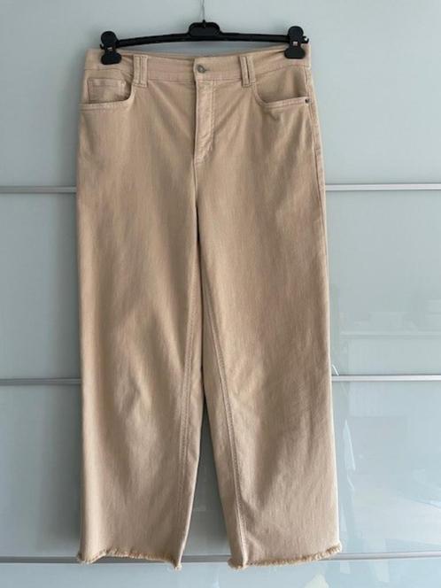 3/4 broek Day Like - Mt 42, Kleding | Dames, Broeken en Pantalons, Gedragen, Maat 42/44 (L), Beige, Driekwart, Ophalen of Verzenden