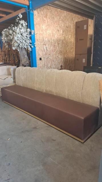 6 horeca wand/wacht banken ZGAN showroom bank 14 meter lot beschikbaar voor biedingen