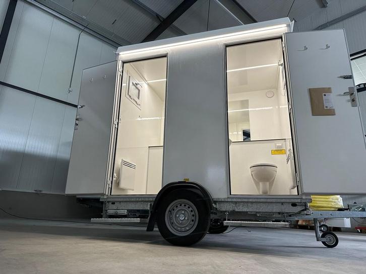Te koop alle maten toiletwagens wc wagens. Compleet assortim, Hobby en Vrije tijd, Feestartikelen | Verhuur, Nieuw, Ophalen of Verzenden