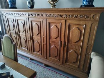 Wandkast beschikbaar voor biedingen