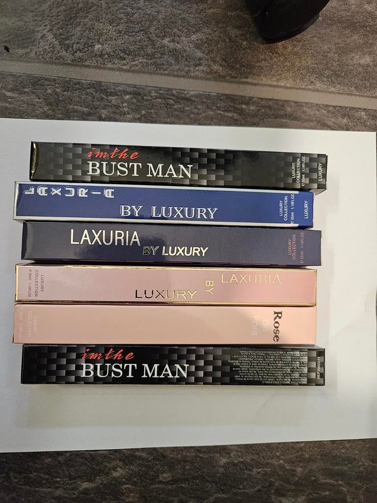 Parfums  homme et femme et écharpe imitation bur, Enlèvement ou Envoi