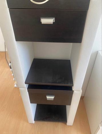 2 nachtkastjes modern beschikbaar voor biedingen