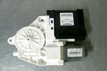 Raammotor rechtsvoor 1K4837402S​ ​​VW Golf ('03-'08) beschikbaar voor biedingen