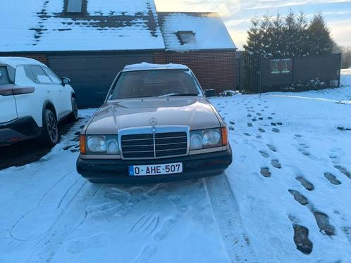 Mercedes w124 prête a immatriculé, Auto's, Mercedes-Benz, Particulier, E-Klasse, Open dak, Diesel, Berline, 4 deurs, Handgeschakeld