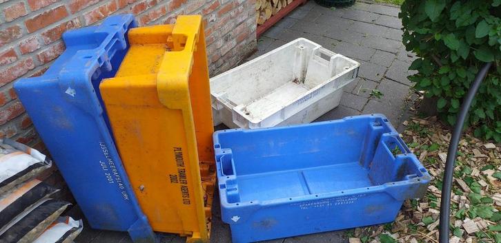 Set 4 grote kunststof / plastic viskratten/ kratten / bakken, Doe-het-zelf en Bouw, Kratten en Dozen, Gebruikt, 75 tot 100 cm