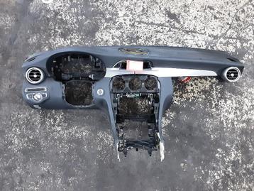 TABLEAU DE BORD Mercedes-Benz C (W205) (JC2400151), Utilisé, Mercedes-Benz