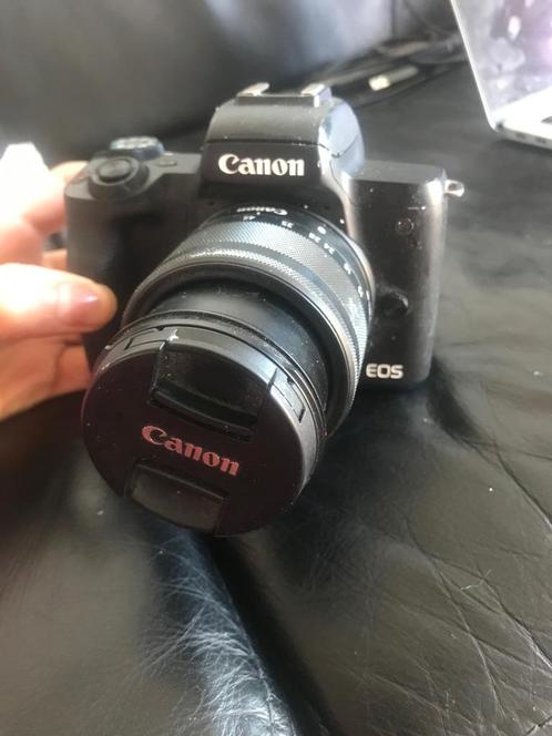 Canon EOS R50 Camera + Statief – Uitstekende Staat, Elektronische apparatuur, Overige elektronische apparatuur, Zo goed als nieuw