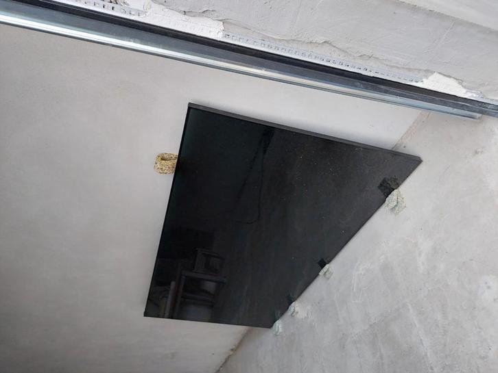 Zwart glas 2 stuks, Doe-het-zelf en Bouw, Glas en Ramen, Zo goed als nieuw, Ophalen