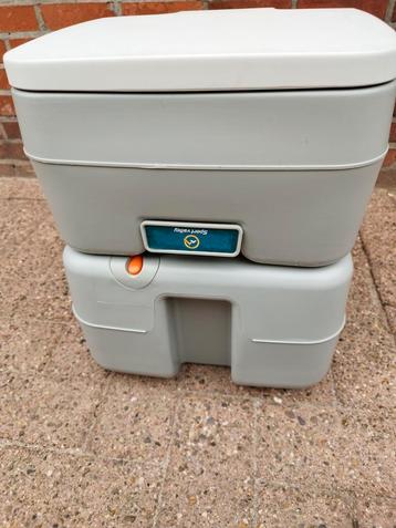 Camping toilet beschikbaar voor biedingen