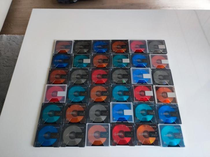 Set van 36 stuks Sony Color Collection 80 min MiniDisc, Audio, Tv en Foto, Walkmans, Discmans en Minidiscspelers, Ophalen of Verzenden