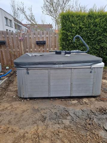 JACUZZI beschikbaar voor biedingen