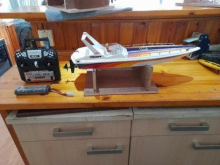 Orginele vintage Robbe Komet . Inc vele extra s, Hobby en Vrije tijd, Modelbouw | Boten en Schepen, Zo goed als nieuw, 1:32 tot 1:50