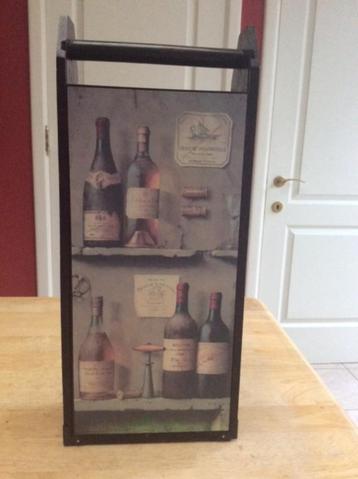 Te koop houten wijnkistje beschikbaar voor biedingen