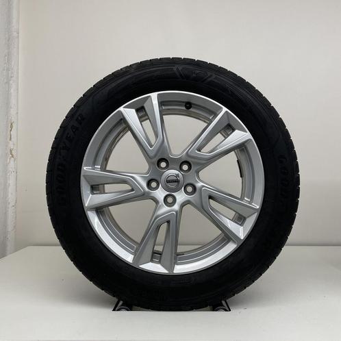 Volvo 18 inch velgen + winterbanden XC40, Auto-onderdelen, Banden en Velgen, Banden en Velgen, Winterbanden, 18 inch, 235 mm, Personenwagen