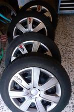 4 pneus neige sur jantes + enjoliveurs offerts, Enlèvement, Utilisé