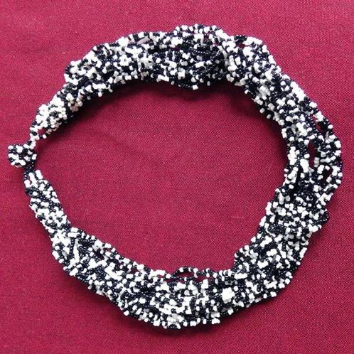 Vintage Kralencolliers (2x): €.25,00/st., Handtassen en Accessoires, Kettingen, Zo goed als nieuw, Wit, Ophalen