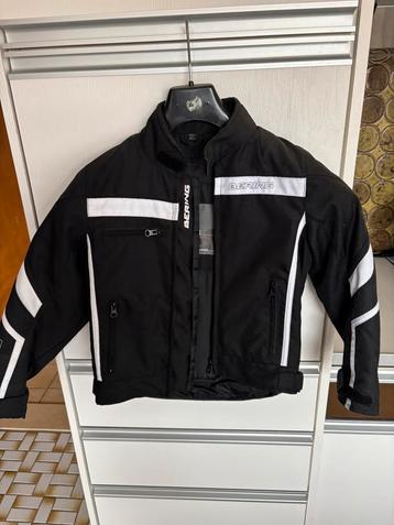 Kinder motorjas 8j 126 cm.  beschikbaar voor biedingen