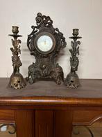 Horloge avec chandelier, Enlèvement