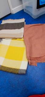 3 écharpes en laine 1m sur 1m 30€ pour 3, Hobby & Loisirs créatifs, Tissus & Chiffons, Laine
