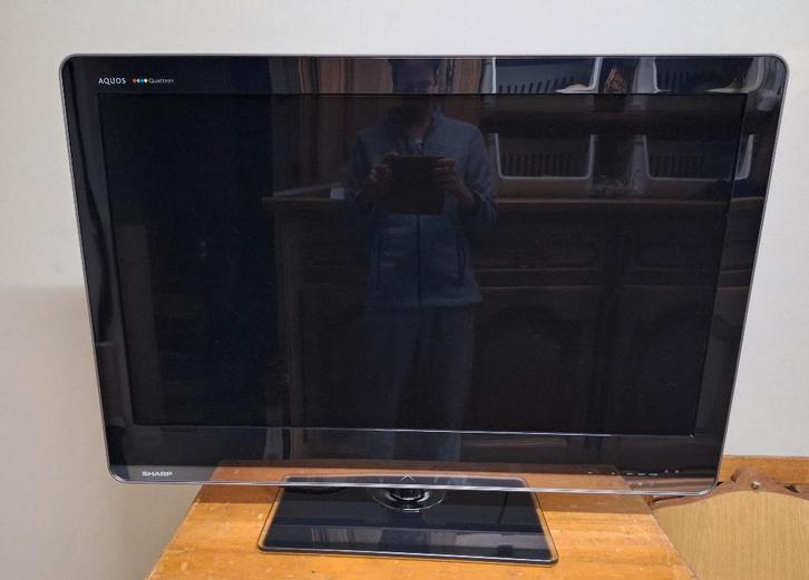 Televisiescherm SHARP Aquos Quattron Full HD 40" LCD, Audio, Tv en Foto, Televisies, Zo goed als nieuw, LCD, 100 cm of meer, Sharp