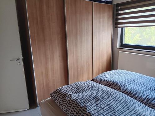 Kleerkast, Huis en Inrichting, Kasten | Kleerkasten, Zo goed als nieuw, 200 cm of meer, 200 cm of meer, 50 tot 75 cm, Met plank(en)