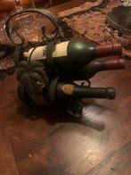 Anciennes bouteilles de vin, Enlèvement, France, Vin rouge, Pleine