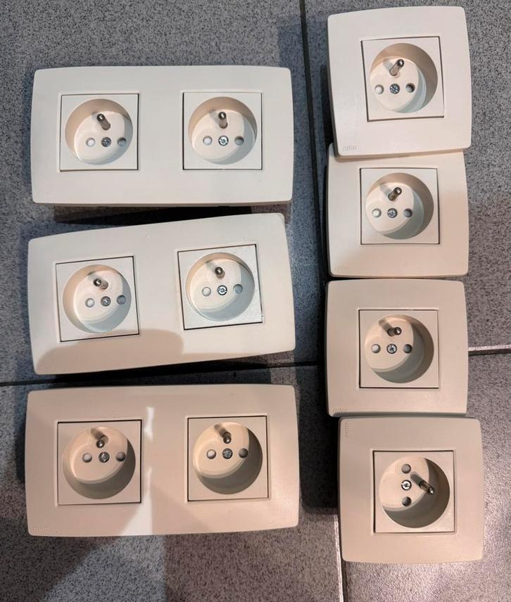 Schakelmateriaal niko inbouw original, Doe-het-zelf en Bouw, Elektriciteit en Kabels, Zo goed als nieuw, Ophalen of Verzenden