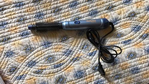 Babyliss 200 w brosse à air chaud soufflante, Handtassen en Accessoires, Uiterlijk | Haarverzorging, Gebruikt, Haardroger
