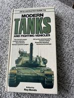 Livre Chars et véhicules de combat modernes, Enlèvement ou Envoi, Comme neuf