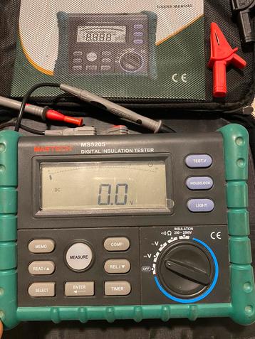 Mastech MS 5205 insulation tester, Enlèvement ou Envoi, Comme neuf, Multimètre