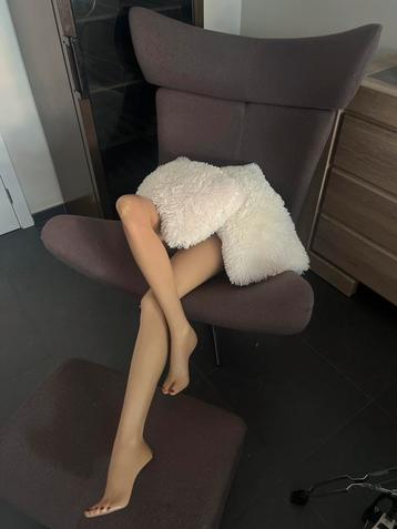 Design loungezetel met hocker beschikbaar voor biedingen