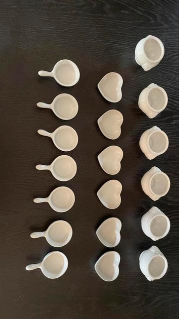 Complete Set van 18 Witte Saus-/Tapas-/dipschaaltjes beschikbaar voor biedingen