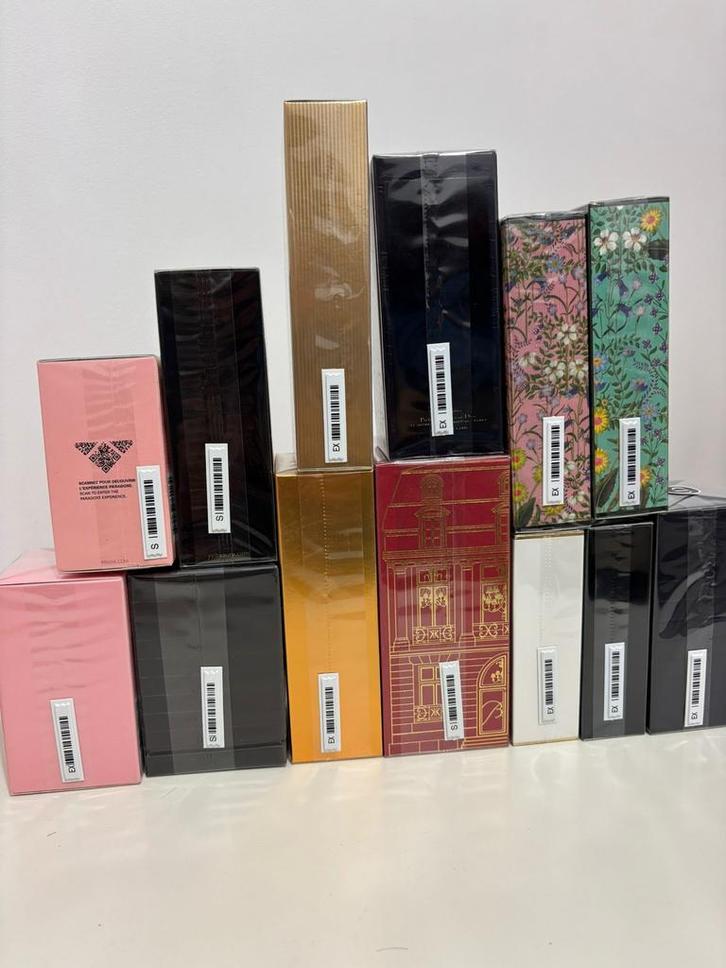 Per stuk Eau de parfum alleen maar voor €40, Handtassen en Accessoires, Uiterlijk | Parfum, Zo goed als nieuw, Ophalen of Verzenden