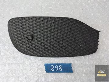MERCEDES W213 BUMPERROOSTER LINKS beschikbaar voor biedingen