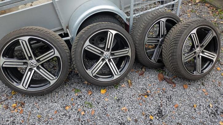 Set 4 18" VW CADIZ velgen met winterbanden., Auto-onderdelen, Banden en Velgen, Band(en), Winterbanden, 18 inch, Gebruikt, Ophalen