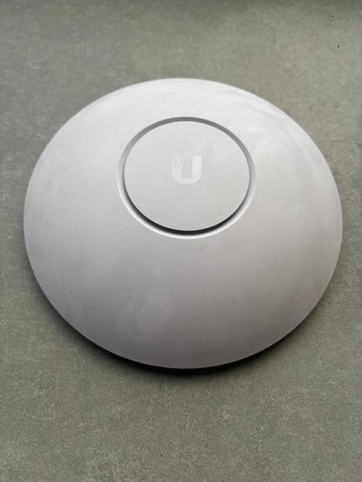 Ubiquiti - UniFi Long range Acces Point - AP-AC-LR, Informatique & Logiciels, Points d'accès, Utilisé, Enlèvement