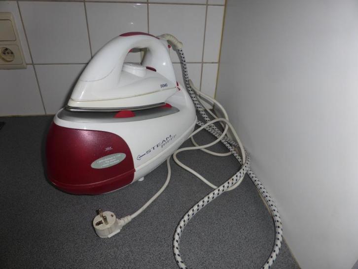 stoomgenerator strijkijzer domo do7071s in goede werkende st, Elektronische apparatuur, Strijkijzers en Strijkplanken, Gebruikt