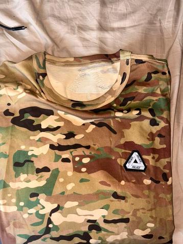 Palace SOFAR T-SHIRT WOODLAND DIGI CAMO, Enlèvement ou Envoi, Comme neuf, Taille 52/54 (L), Autres couleurs