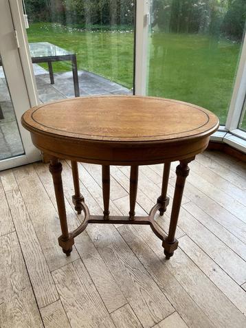 Ovale bijzet/koffie tafel vintage antiek beschikbaar voor biedingen