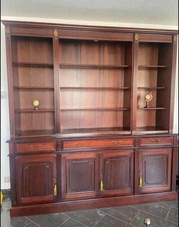 Antieke mahoniehout boekenkast beschikbaar voor biedingen