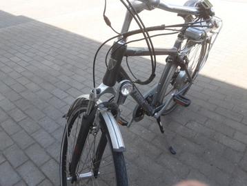 Vélo eléctrique, Fietsen en Brommers, Ophalen, Zo goed als nieuw